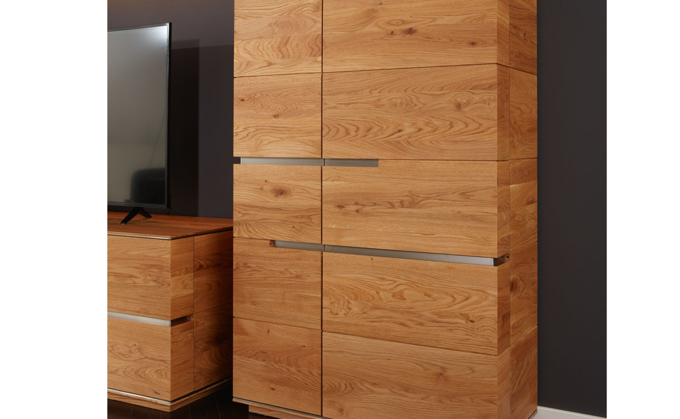 Detailansicht Highboard Massivholz Wohnwand