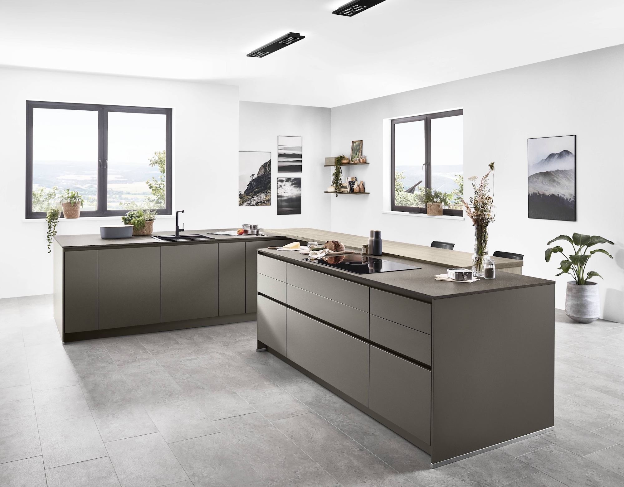 Inselkueche Nobilia-Riva-Designkueche-mit-Tresen