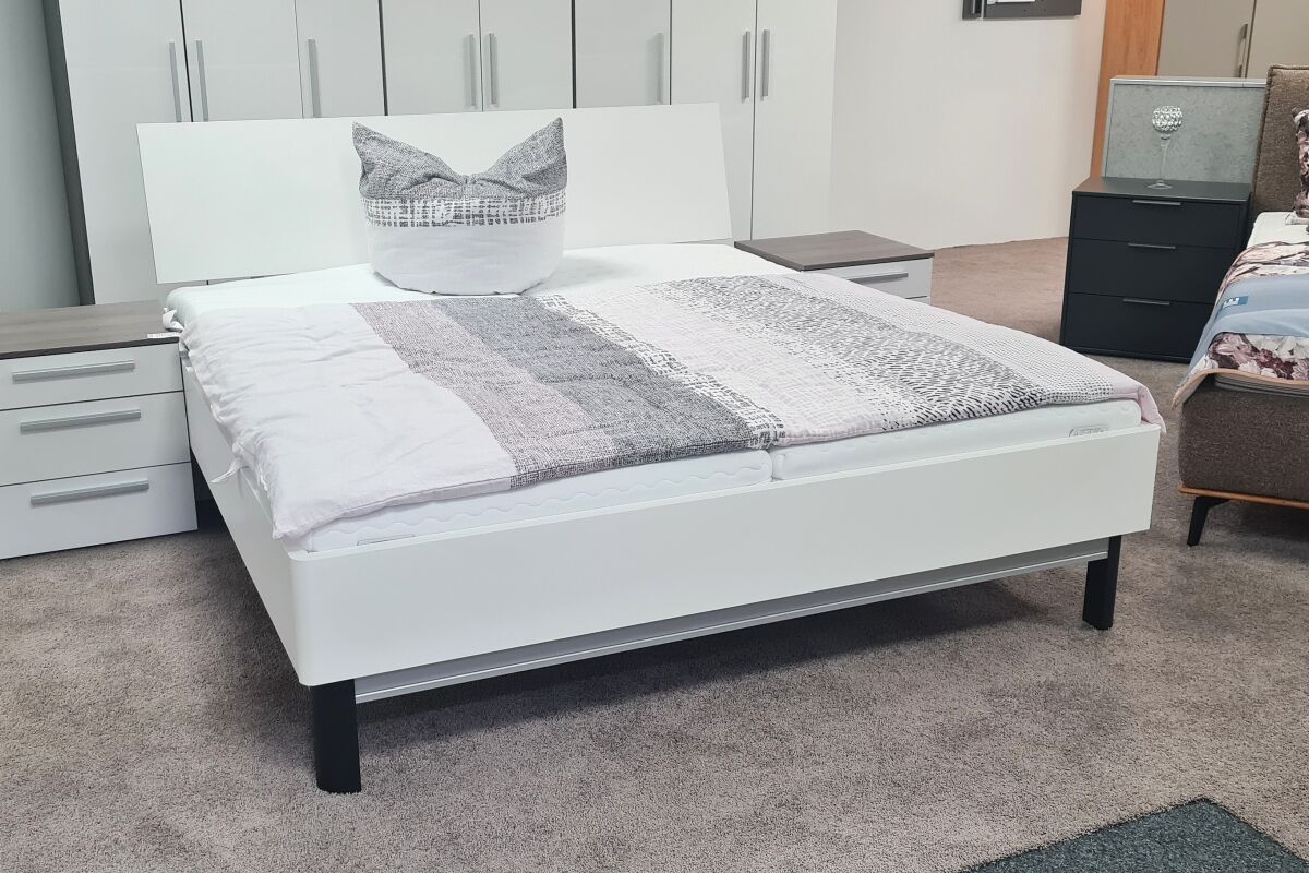 Bett-Set Sonya+ mit Nachtkommoden
