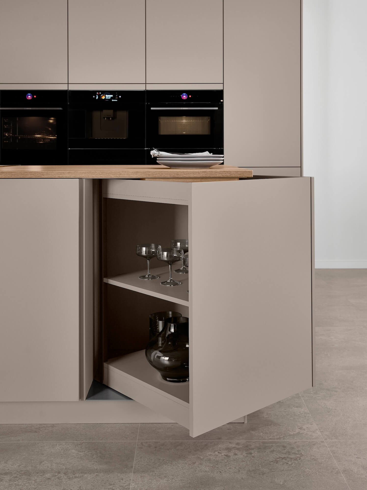 Nobilia-Kueche-Drehschrank-Furnspin