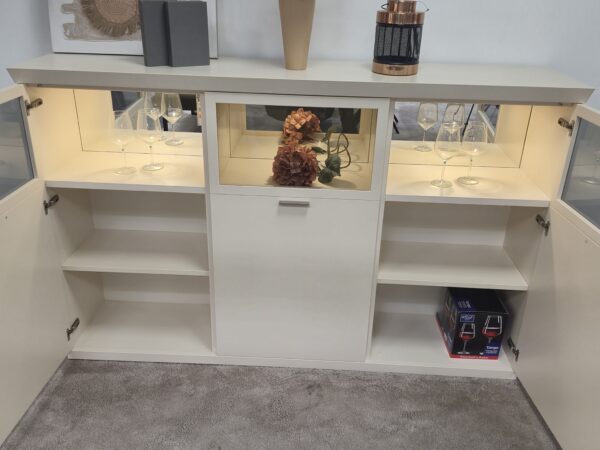 Alternative view of Highboard RMW