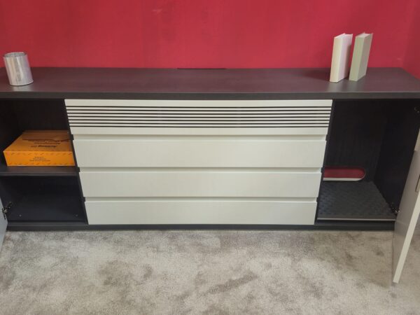 Alternative view of Sideboard Fame