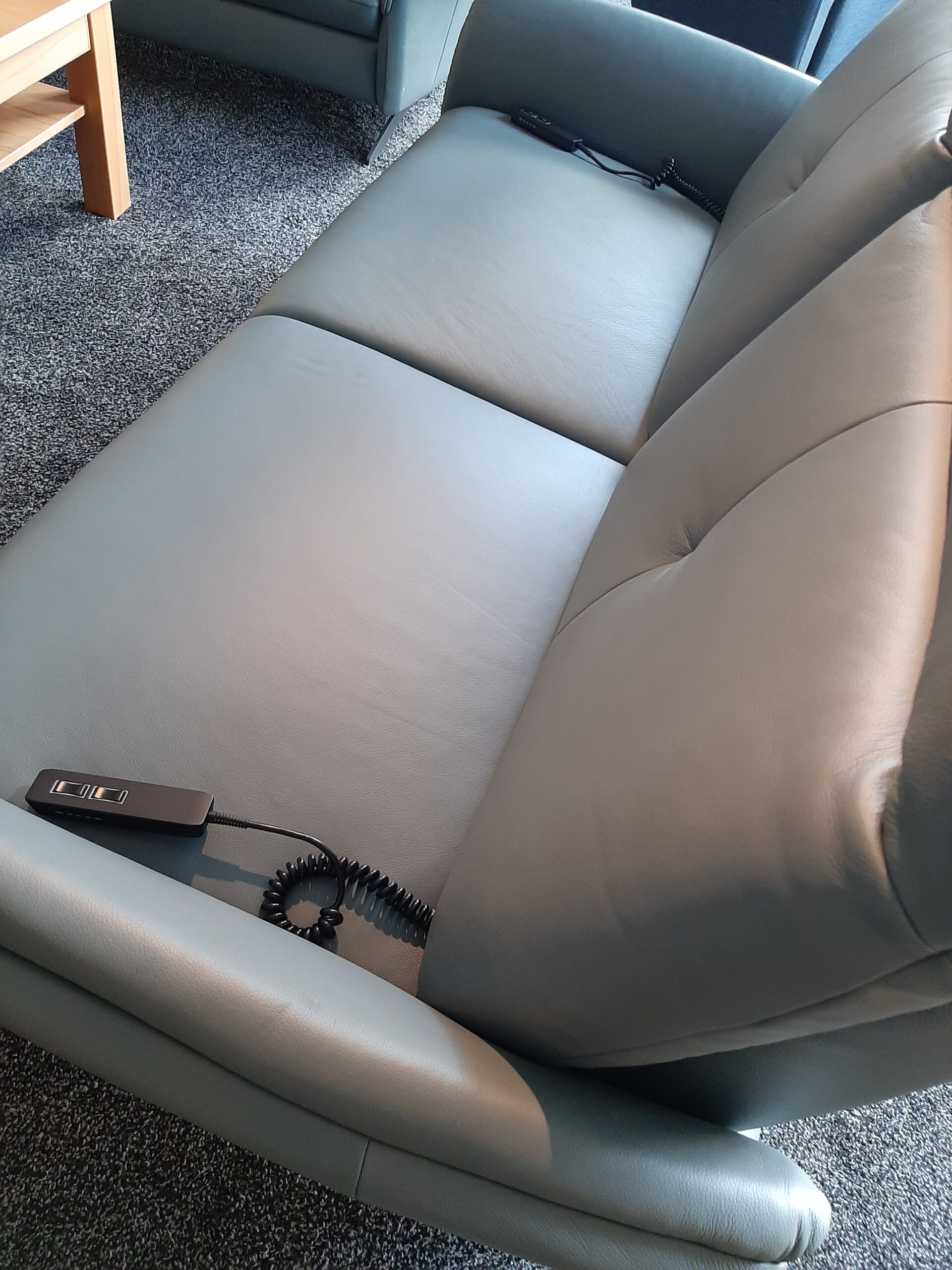 Polstergarnitur von Carina in Leder mit Relaxfunktion – Bild 5