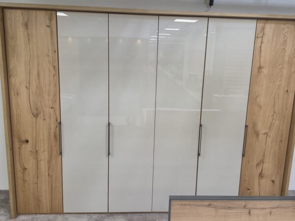 Drehtürenschrank 6-türig