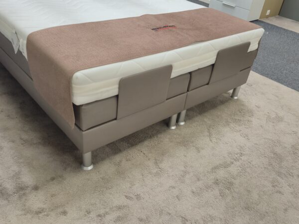 Alternative view of Boxspringbett