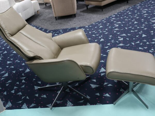 Alternative view of Relaxsessel mit Hocker