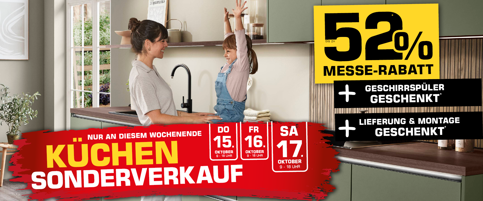 Mutter und Tochter freuen sich über neue Küche